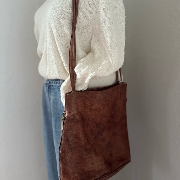 Vintage Leather Shoulder Bag - Picture 2 of 7